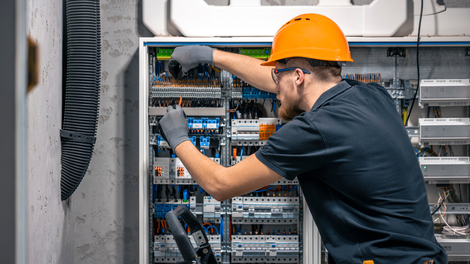 كهربائي في أبها